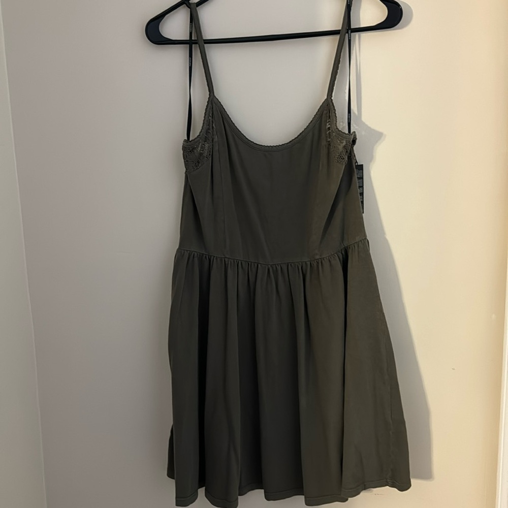 🆕 Forever 21 OLIVE Green Short Summer Dress - Lace Inserts - Summer Layering